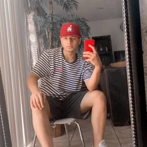 Meet your Posher, Christian